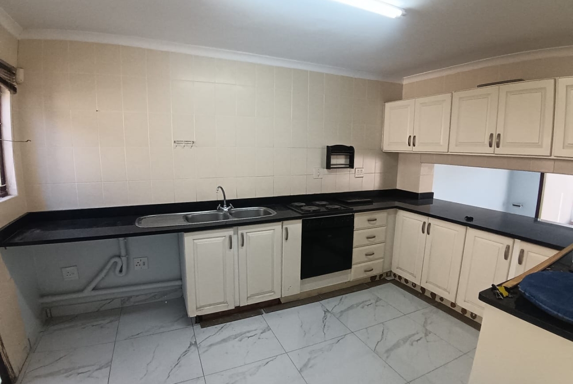 3 Bedroom, 2.5 Bedroom, open plan, Uvongo sea view for Sale