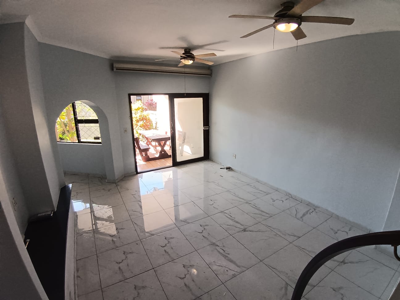 b56cb2ea-7a27-4aa7-b7a2-2c804d3fb2dd 3 Bedroom, 2.5 Bedroom, open plan, Uvongo sea view for Sale