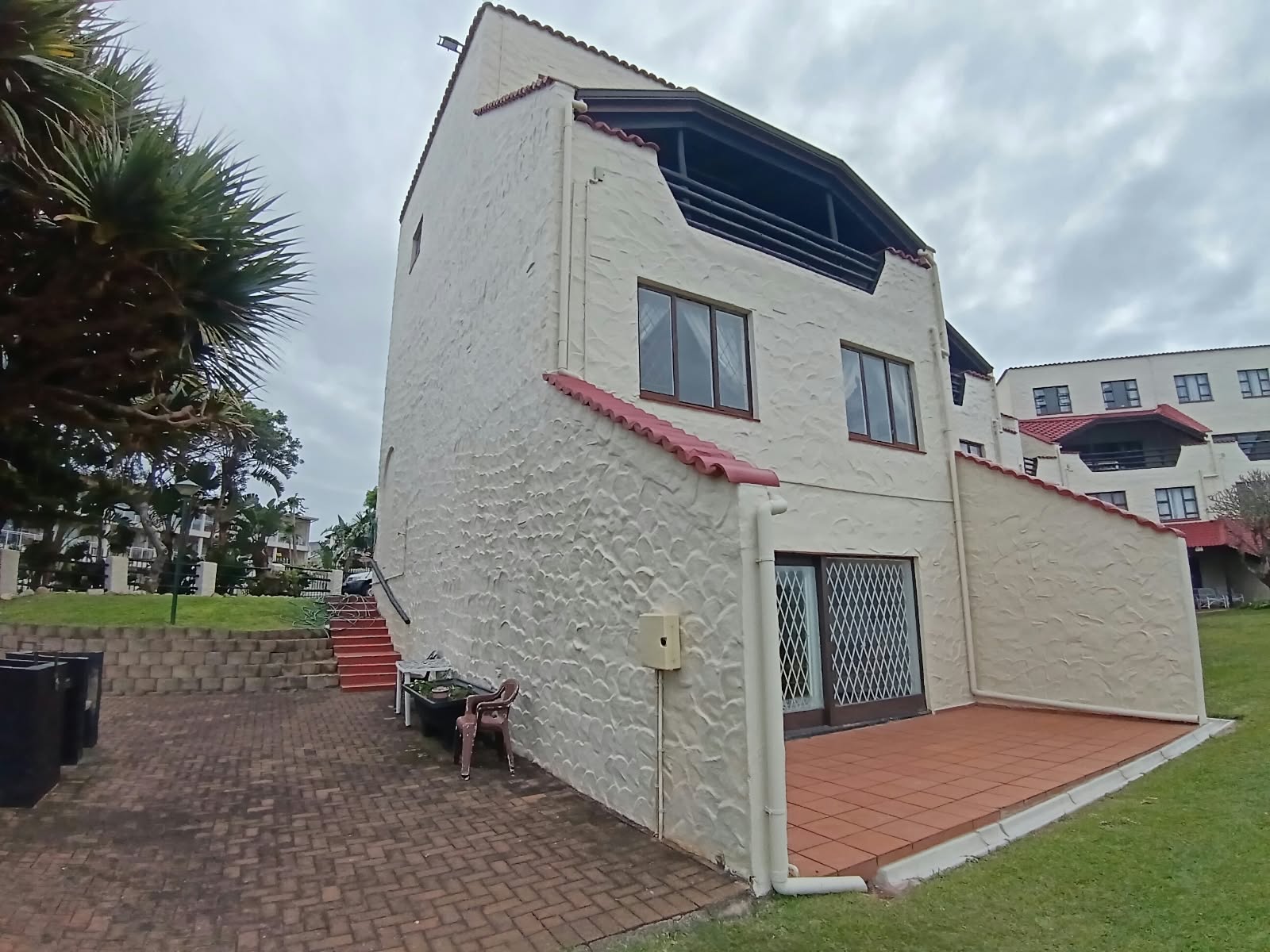 b572c162-10c2-4bc6-b74e-dae8e278daaa 2 Bedroom, 1 Bathroom, open plan, Uvongo sea view for Sale