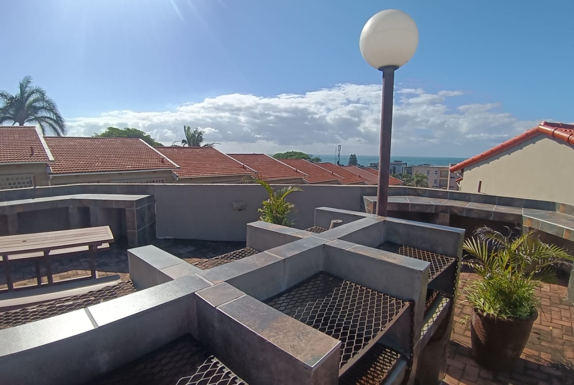 3 Bedroom, 2.5 Bedroom, open plan, Uvongo sea view for Sale