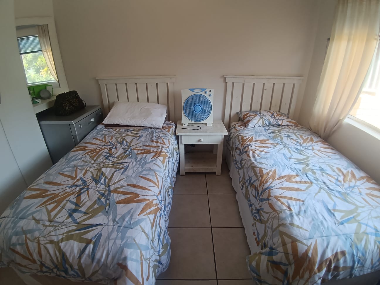 cd0aec4f-6909-4459-8e23-ea767e534814 Spacious 3 Bedroom, 1.5 Bathroom, open plan, Uvongo sea view for Sale