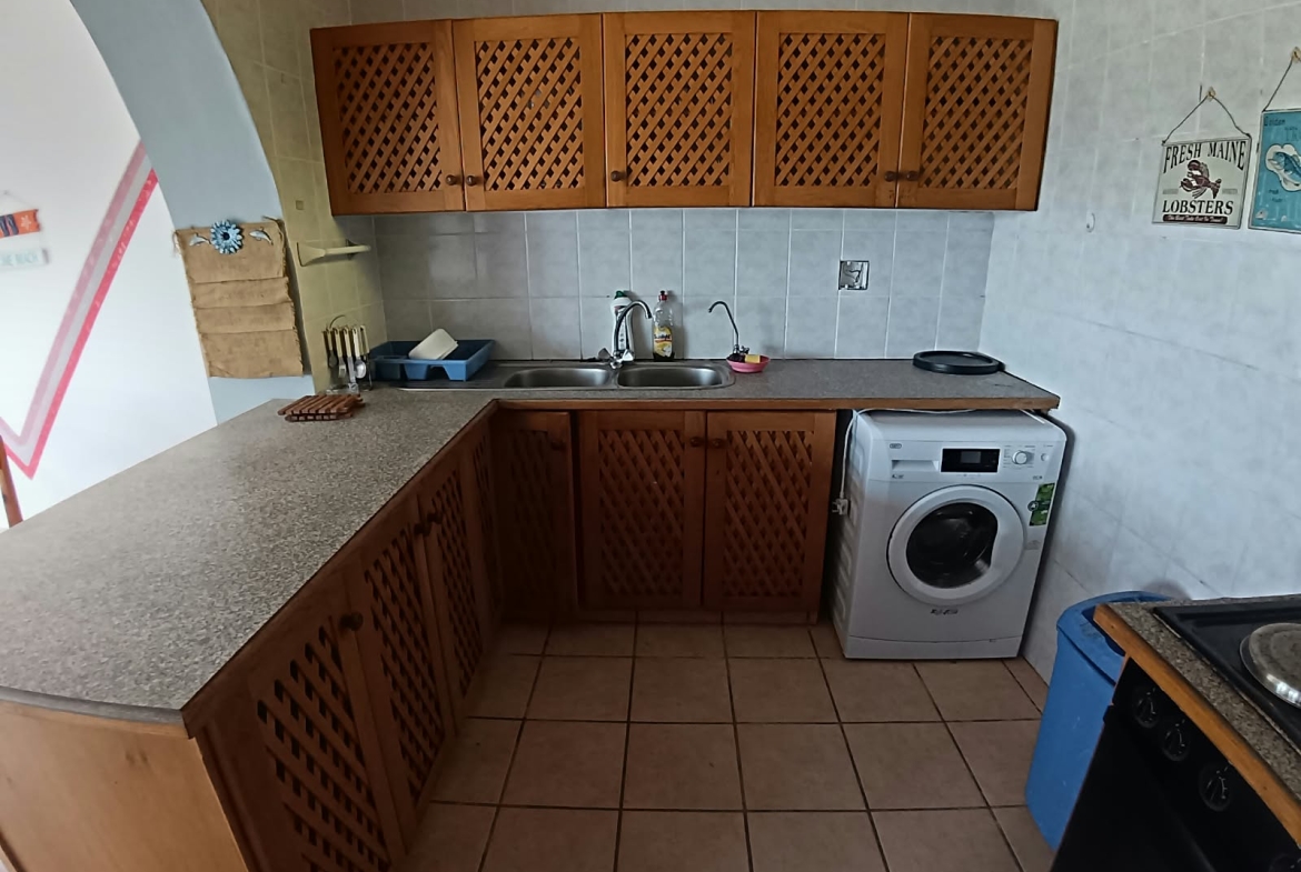 2 Bedroom, 1 Bathroom, open plan, Uvongo sea view for Sale