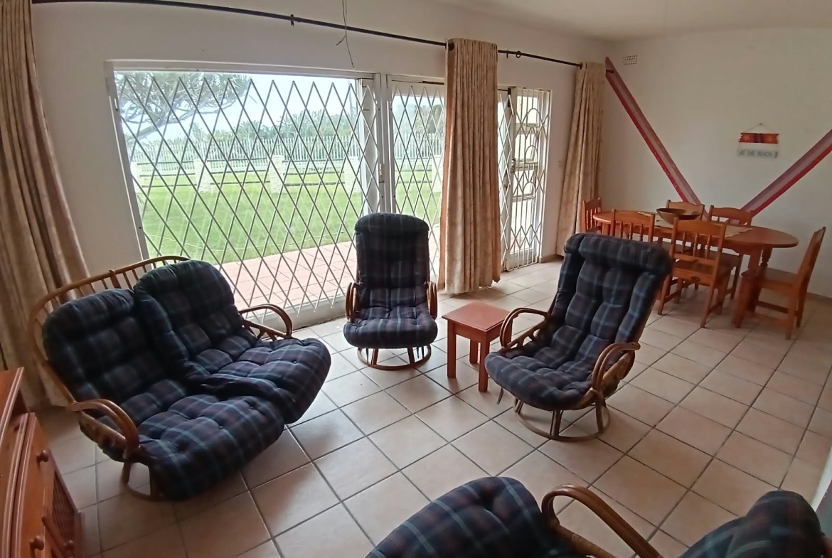 2 Bedroom, 1 Bathroom, open plan, Uvongo sea view for Sale