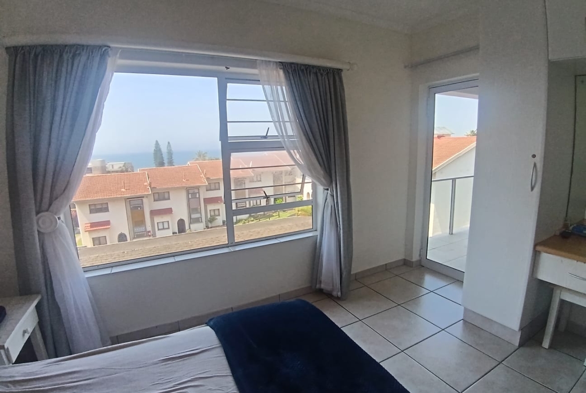 Spacious 3 Bedroom, 1.5 Bathroom, open plan, Uvongo sea view for Sale