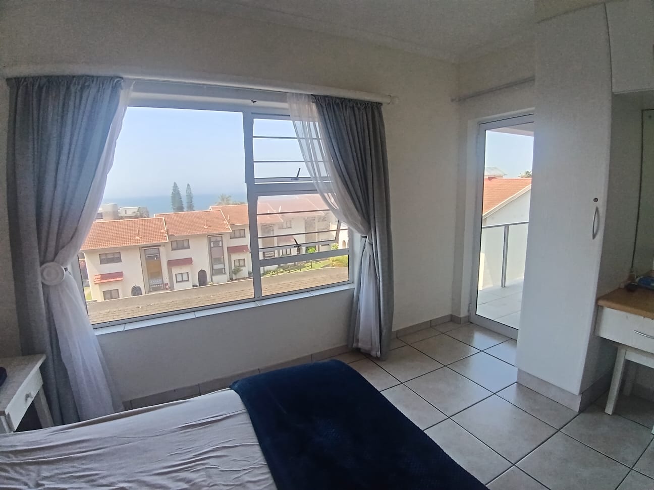 d5351b74-029c-44ae-9c0b-e6a4e9c47414 Spacious 3 Bedroom, 1.5 Bathroom, open plan, Uvongo sea view for Sale