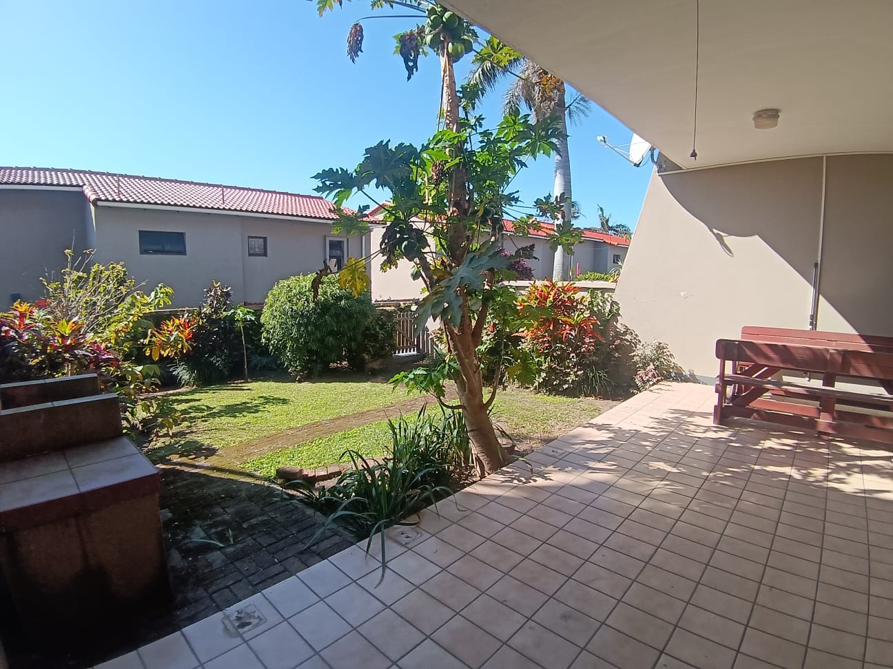 d5cd1ad2-7b28-494d-ace5-cb5290baabab 3 Bedroom, 2.5 Bedroom, open plan, Uvongo sea view for Sale
