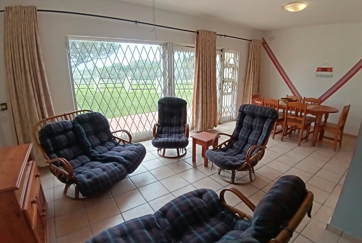 2 Bedroom, 1 Bathroom, open plan, Uvongo sea view for Sale