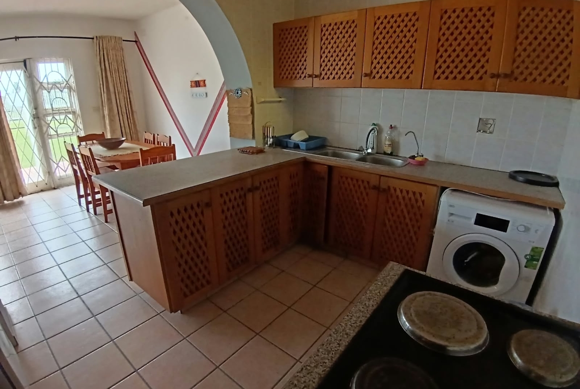 2 Bedroom, 1 Bathroom, open plan, Uvongo sea view for Sale
