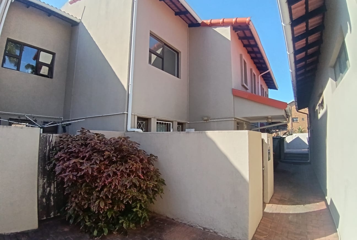 3 Bedroom, 2.5 Bedroom, open plan, Uvongo sea view for Sale