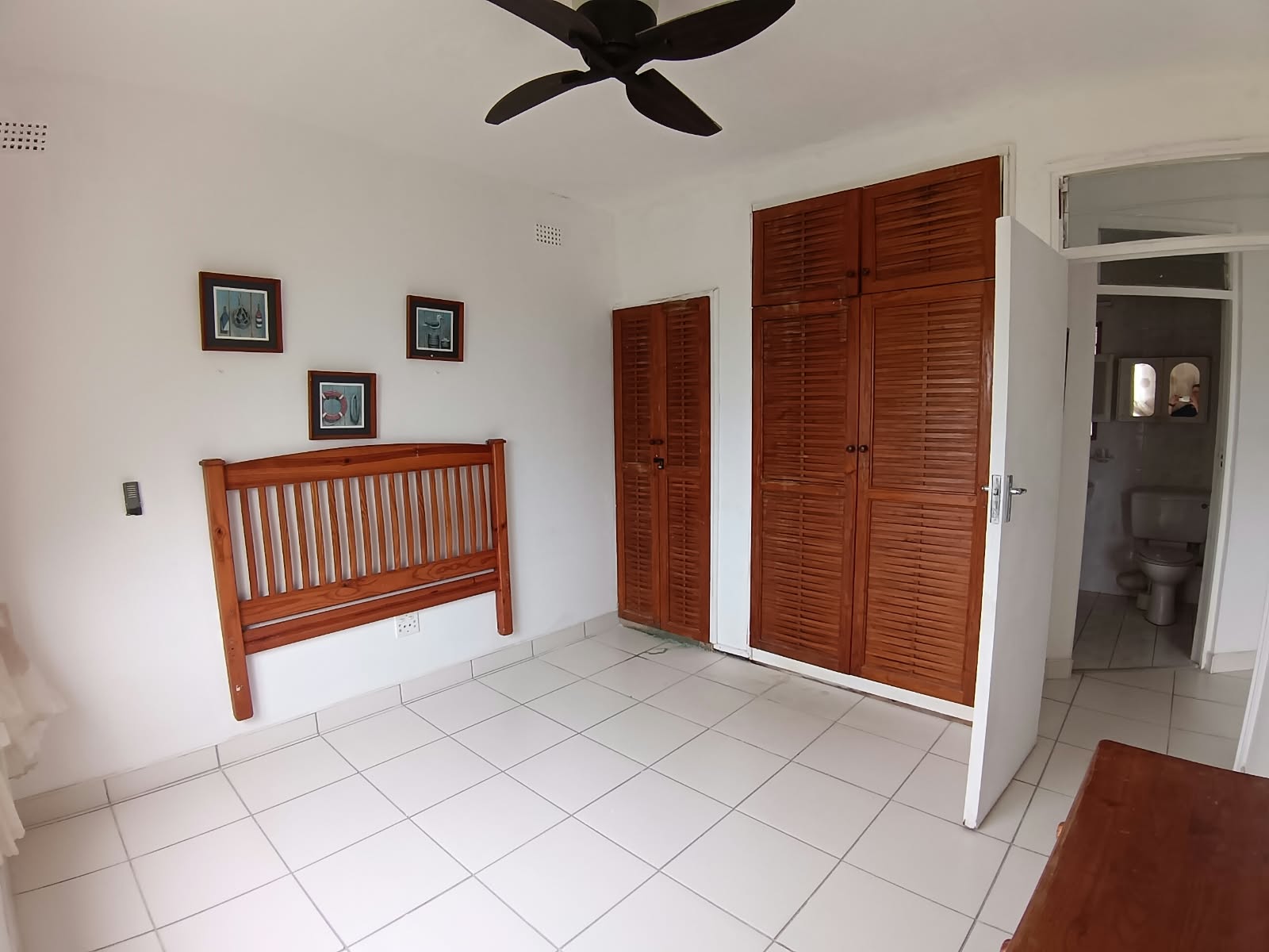 e2193c6e-81f7-4037-9d7c-0600cab64bee 2 Bedroom, 1 Bathroom, open plan, Uvongo sea view for Sale