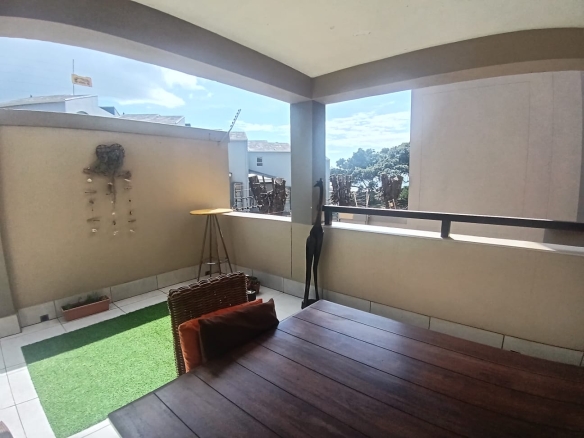 Spacious 3 Bedroom, 2 Bathroom, open plan, Ramsgate for Sale