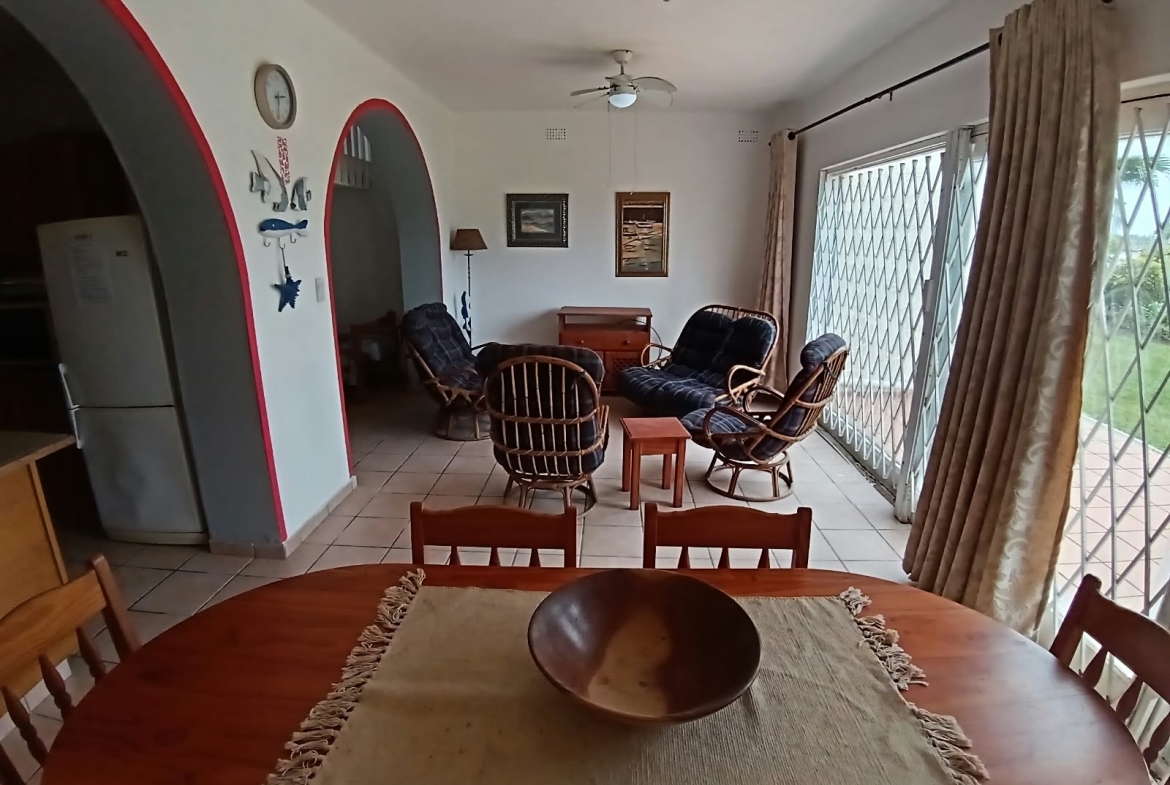 2 Bedroom, 1 Bathroom, open plan, Uvongo sea view for Sale