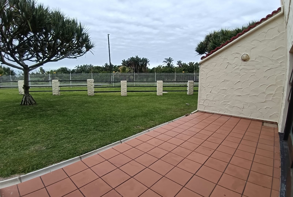 2 Bedroom, 1 Bathroom, open plan, Uvongo sea view for Sale