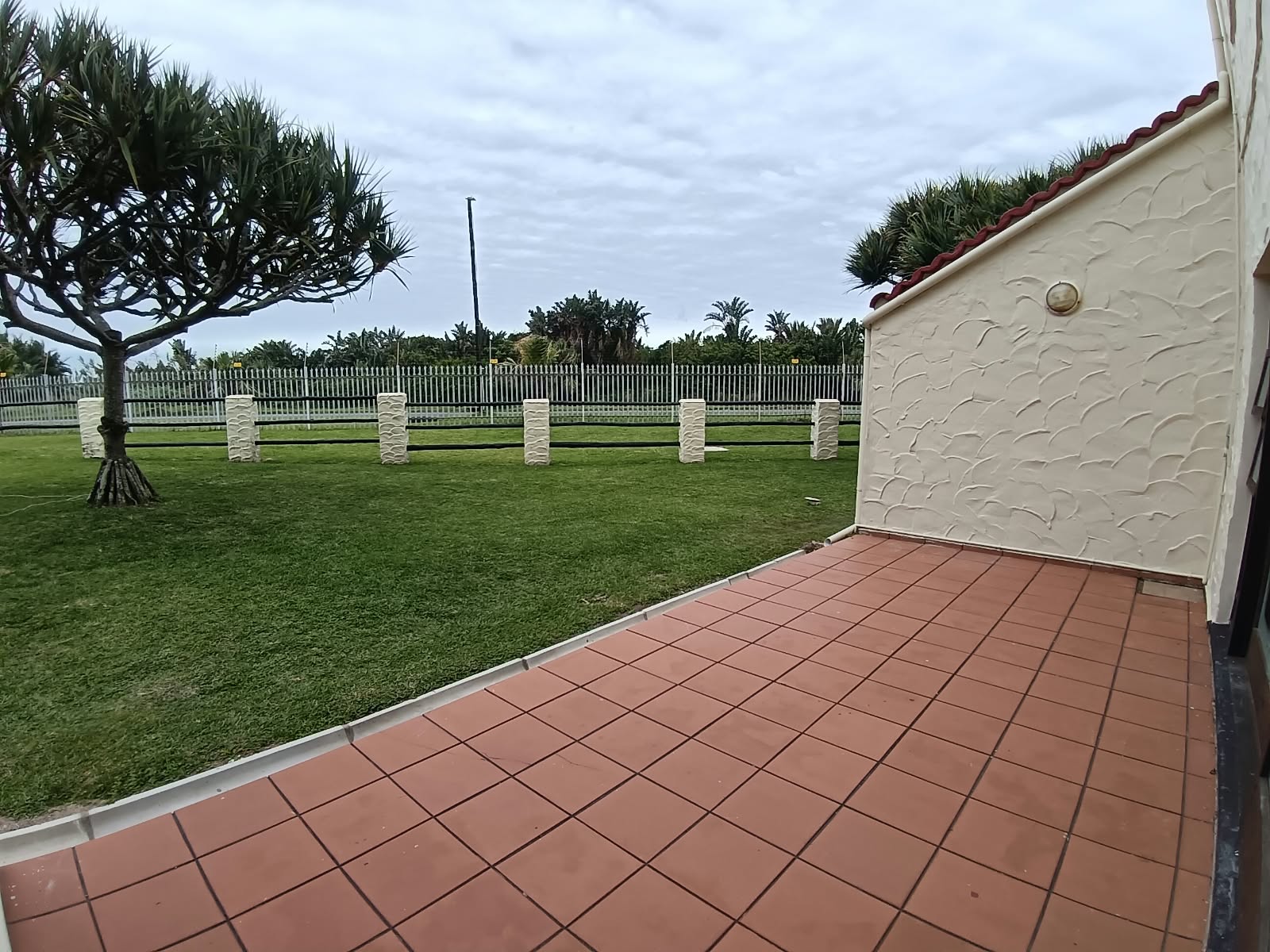 f7d1d2ae-cb5a-4cd6-90ea-debb629dd447 2 Bedroom, 1 Bathroom, open plan, Uvongo sea view for Sale